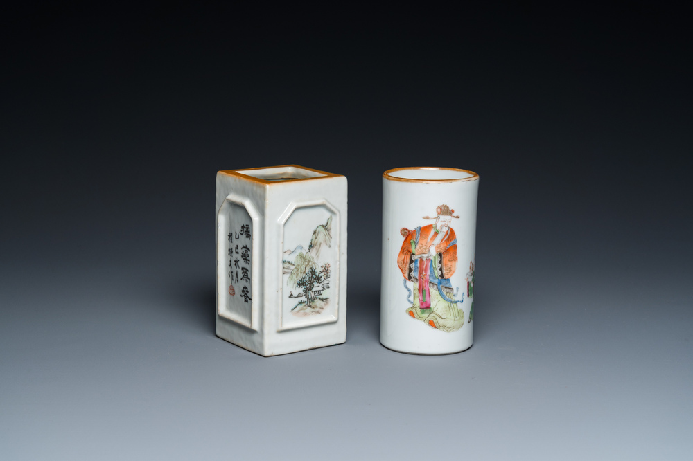 Twee Chinese penselenbekers in qianjiang cai en famille rose porselein, 19/20e eeuw