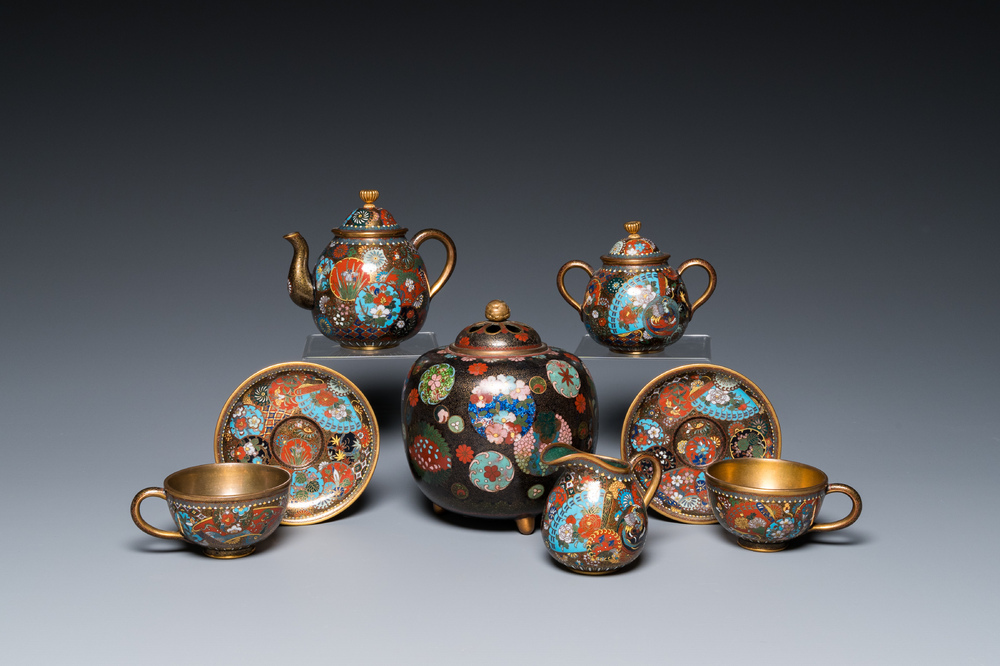 Eight Japanese cloisonn&eacute; wares, Meiji, 19/20th C.
