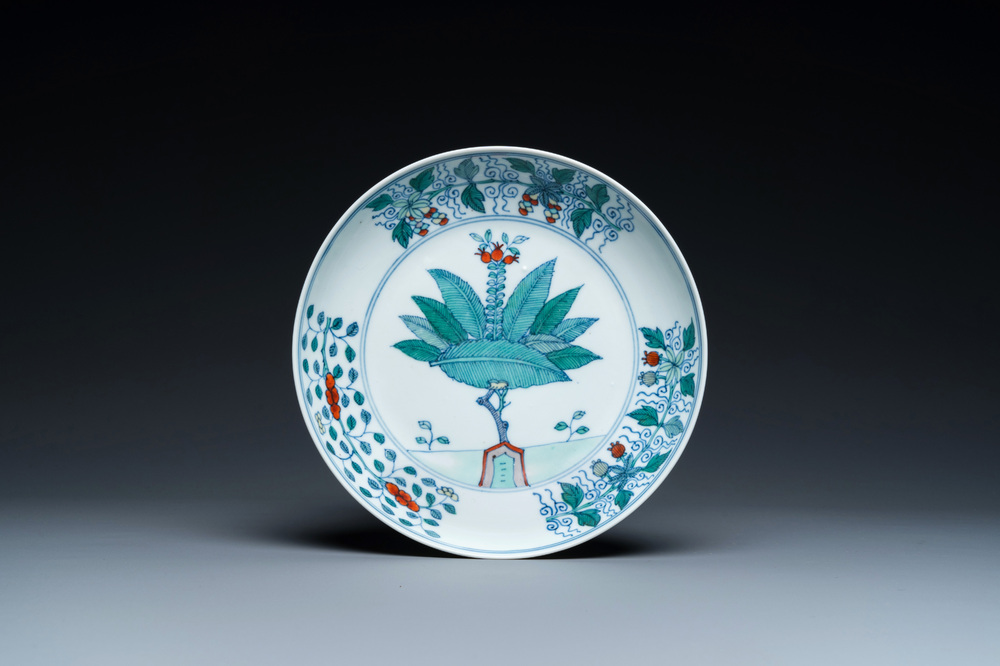 A Chinese doucai plate, Chenghua mark, Kangxi