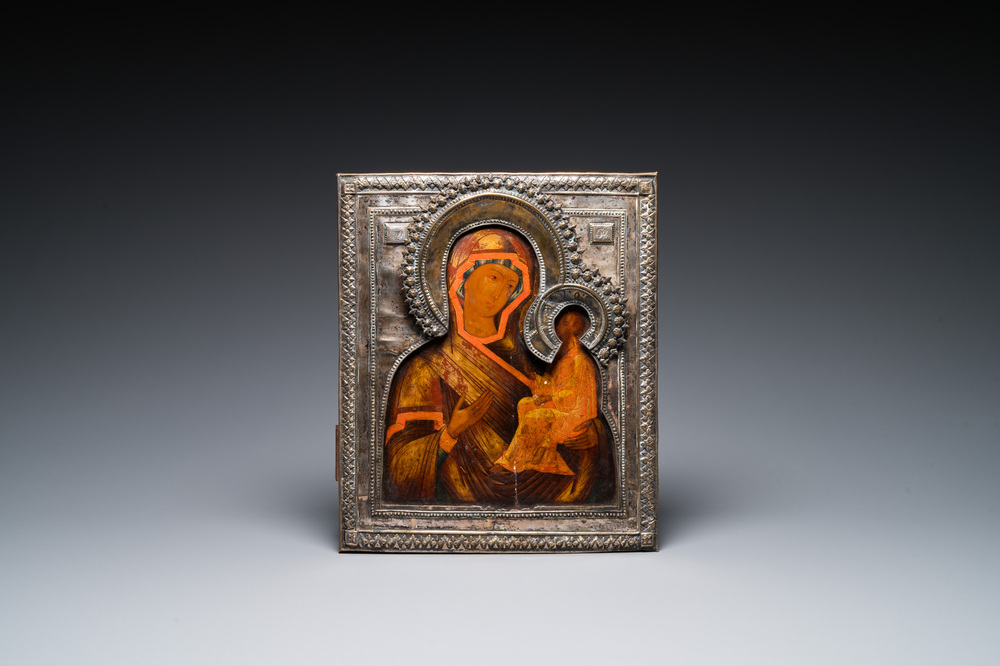 Ic&ocirc;ne de la M&ecirc;re de Dieu au riza en argent, Russie, 19&egrave;me