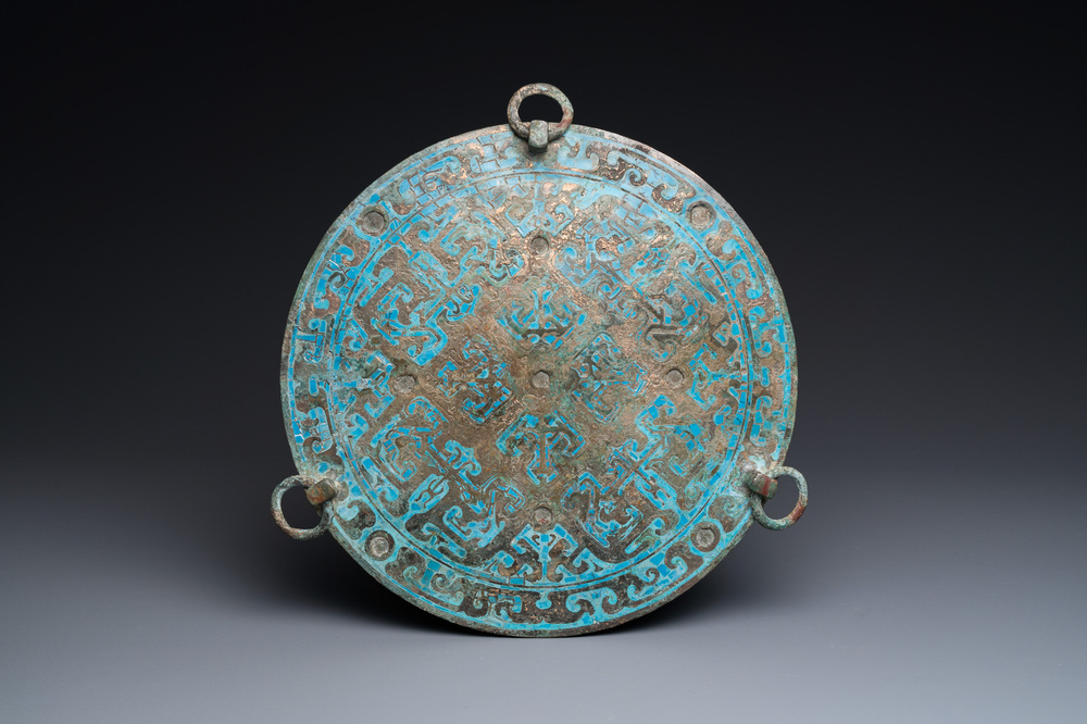 Grand mirroir en bronze incrust&eacute; de turquoise et d'or ou argent dor&eacute;, Chine, P&eacute;riode des Royaumes Combattants