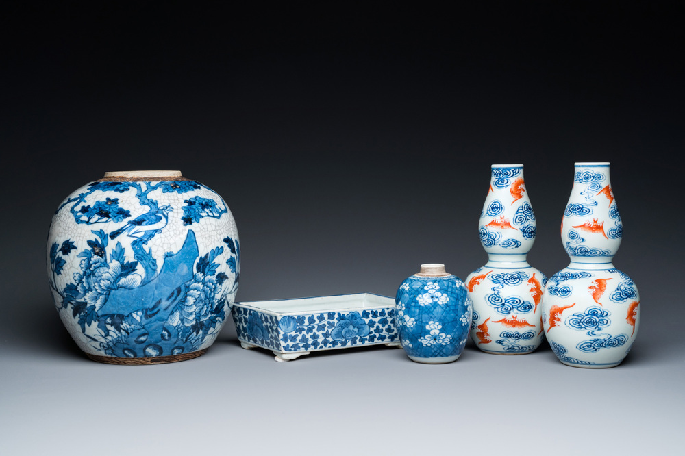 Een diverse collectie Chinees porselein, Kangxi en later