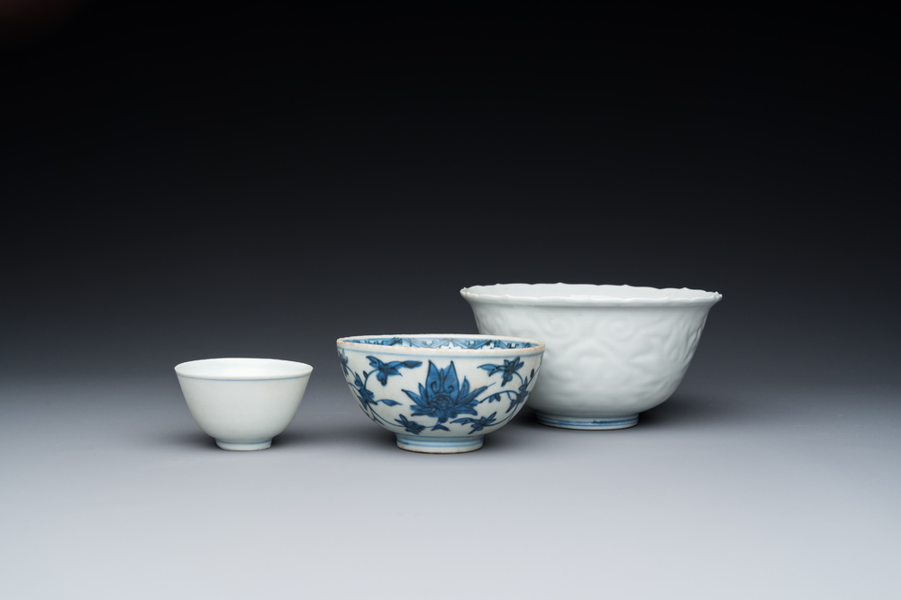 Drie Chinese blauw-witte kommen, Ming