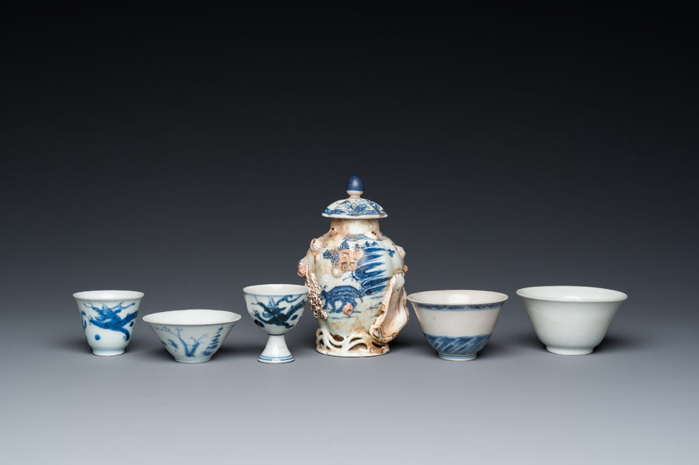 Zes stukken Chinees blauw-wit scheepswrakporselein, Transitie periode en later