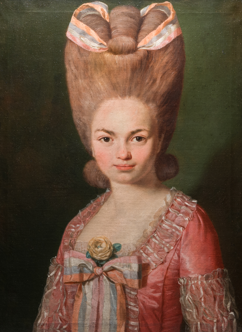 Ecole fran&ccedil;aise: Portrait de Mademoiselle de Mirabelle, huile sur toile, 18&egrave;me