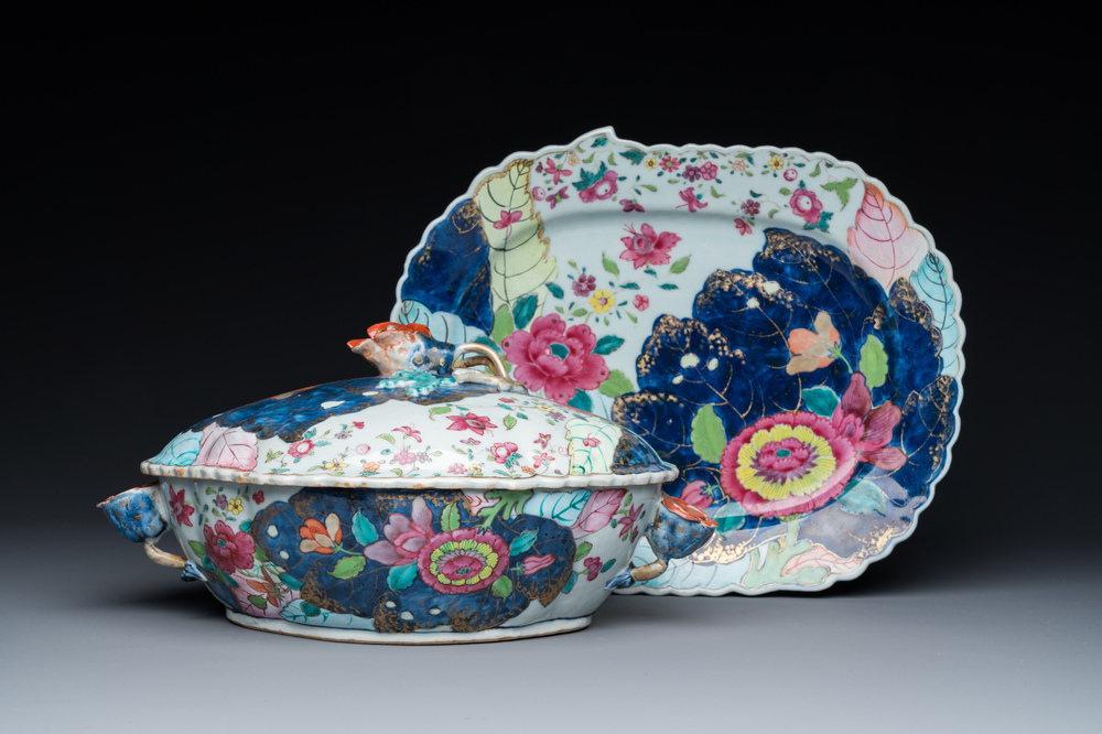 Grande terrine couverte sur son support en porcelaine de Chine famille rose &agrave; d&eacute;cor de feuilles de tabac, Qianlong