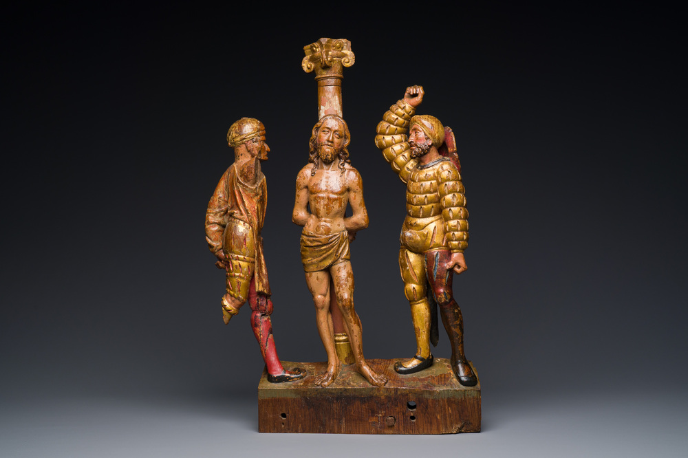 Fragment de retable en bois polychrom&eacute; et dor&eacute; &agrave; d&eacute;cor de 'La flagellation du Christ', probablement Anvers, d&eacute;but du 16&egrave;me