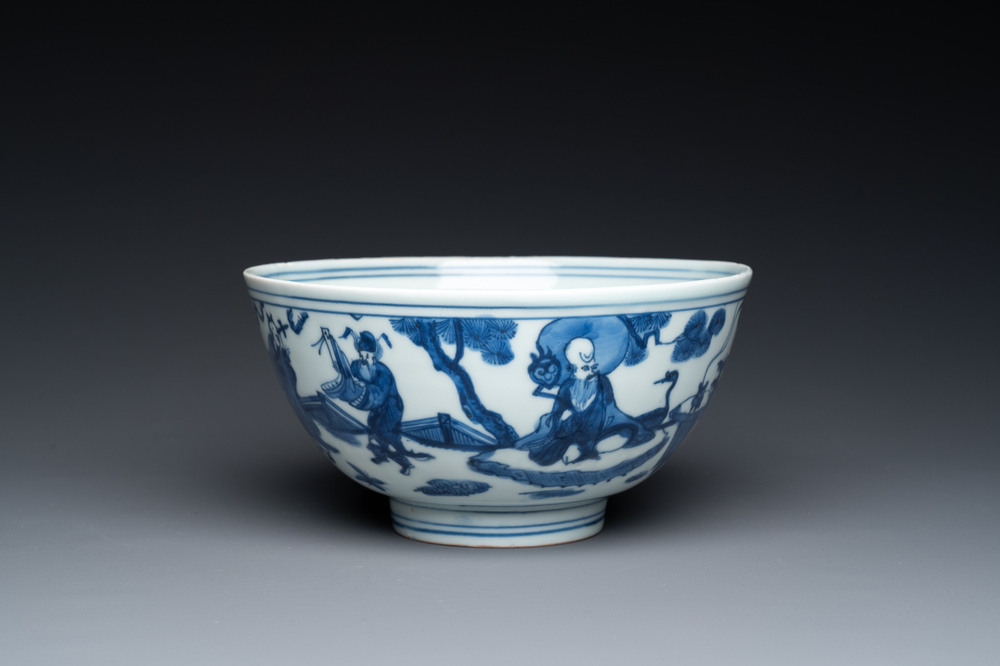 Een Chinese blauw-witte 'Acht onsterfelijken' kom, Jiajing merk en periode