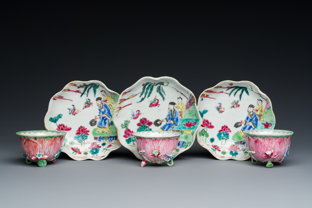 Drie Chinese famille rose 'lotus' koppen en schotels met een geleerde en zijn dienaar, Yongzheng