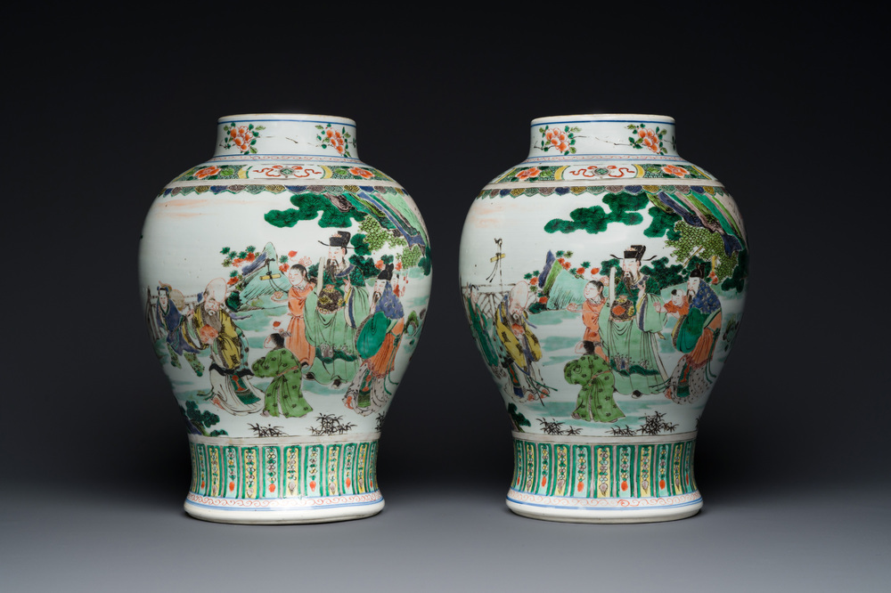 Paire de vases en porcelaine de Chine famille verte &agrave; d&eacute;cor de 'Shou Lao', Kangxi