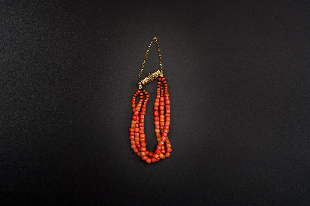 Bracelet en corail et or, Italie, 19&egrave;me