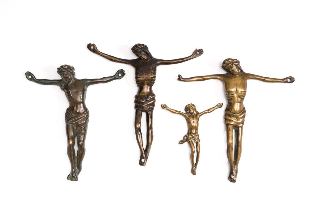 Quatre sculptures de Christ en bronze, 16/17&egrave;me