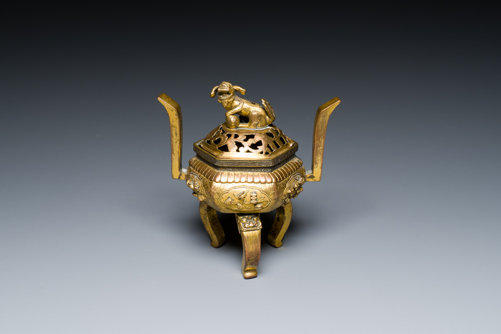 A Chinese gilt bronze tripod censer, 18/19th C.