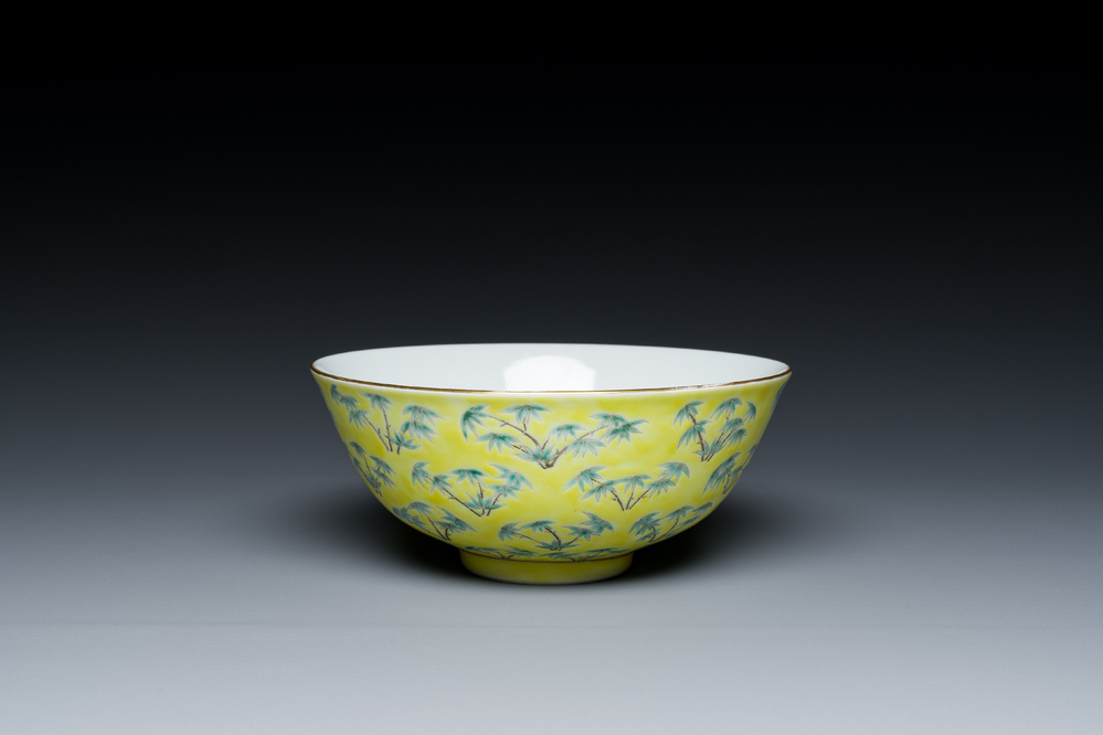A Chinese yellow-ground famille verte 'bamboo' bowl, Tongzhi mark, 19/20th C.