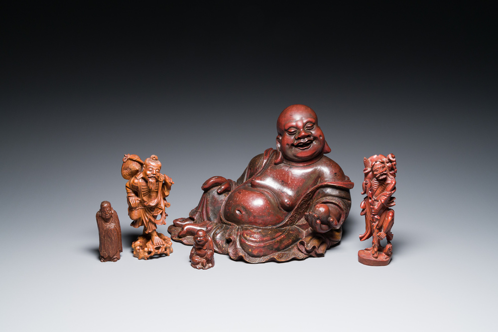 Cinq sculptures en bois, Chine et Japon, 19/20&egrave;me