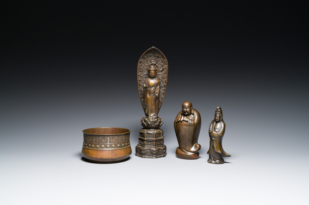 Trois sculptures de Bouddha et de Kannon et un br&ucirc;le-parfum en bronze, Japon, Edo/Meiji, 18/19&egrave;me
