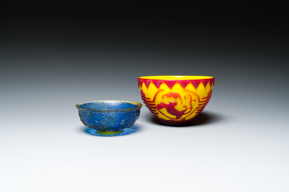 Twee Chinese kommen in Peking glas, Qianlong merken, 19/20e eeuw
