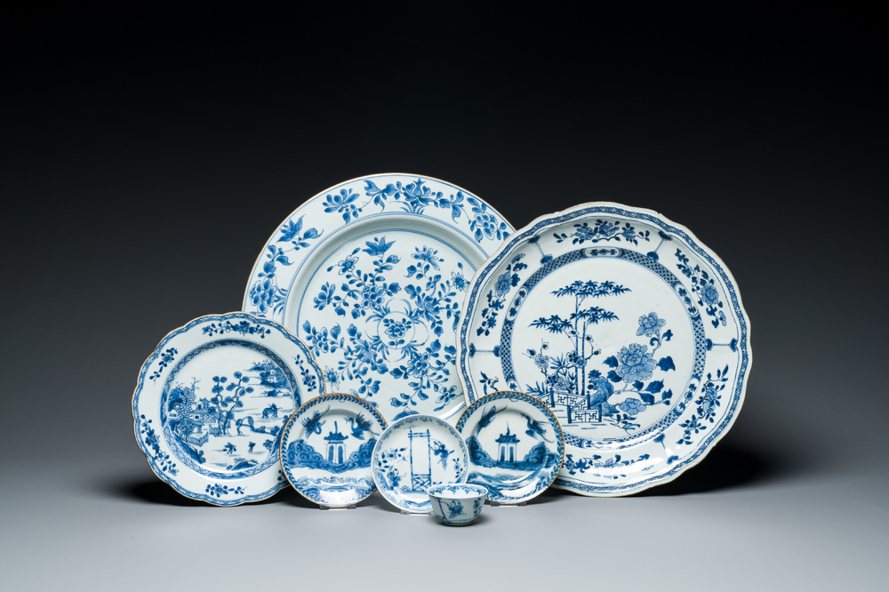 Sept pi&egrave;ces en porcelaine de Chine en bleu et blanc, Kangxi/Qianlong