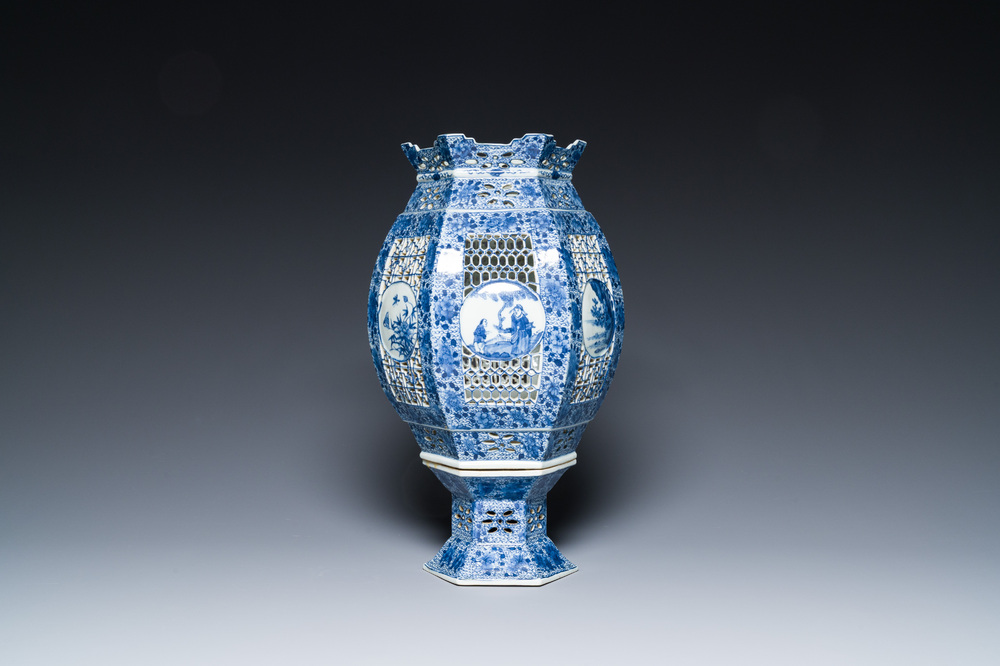 A large Chinese blue and white reticulated lantern on stand, 19/20th C.