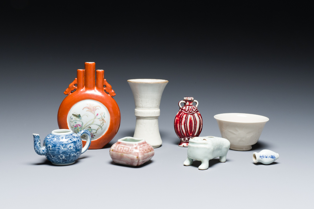 Een diverse collectie Chinees porselein, 18/20e eeuw