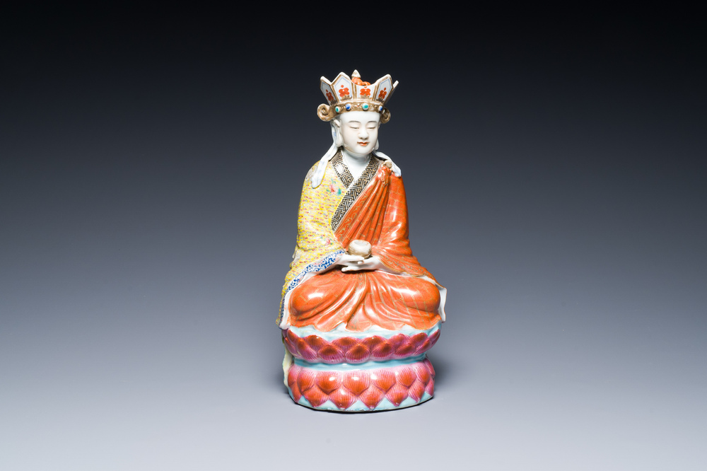 Doumu en porcelaine de Chine famille rose, marque de Zhu Mao Ji Zao 朱茂記造, R&eacute;publique