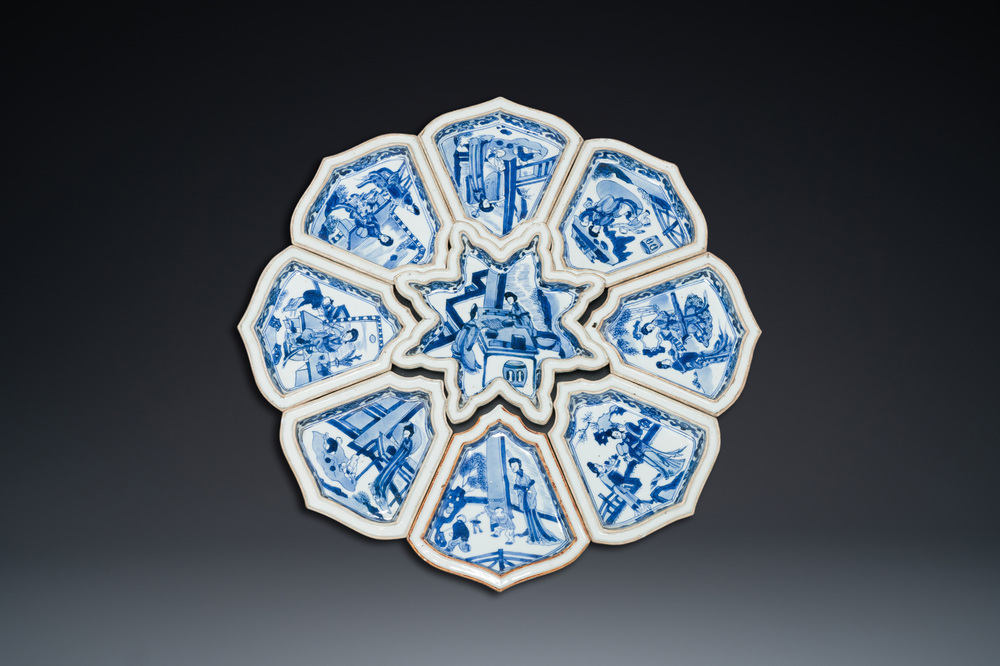 Een uitzonderlijk Chinees blauw-wit negendelig rijsttafelservies, Kangxi