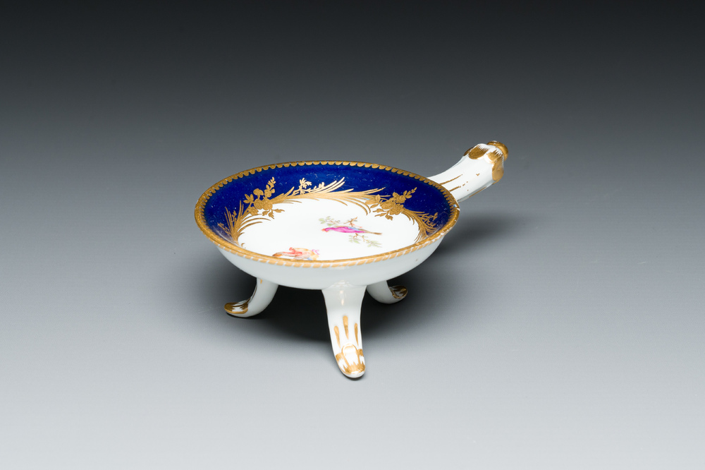 Coupe ans&eacute;e tripode en porcelaine polychrome de Meissen, 2&egrave;me moiti&eacute; du 18&egrave;me