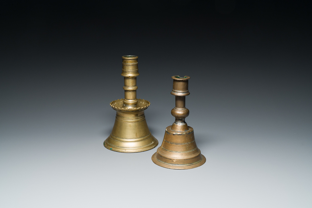 Twee Ottomaanse bronzen kandelaars, 17e eeuw