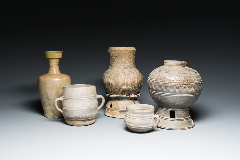 Cinq pi&egrave;ces en gr&egrave;s de Cor&eacute;e, Silla et Goryeo, 5&egrave;me et post&eacute;rieur