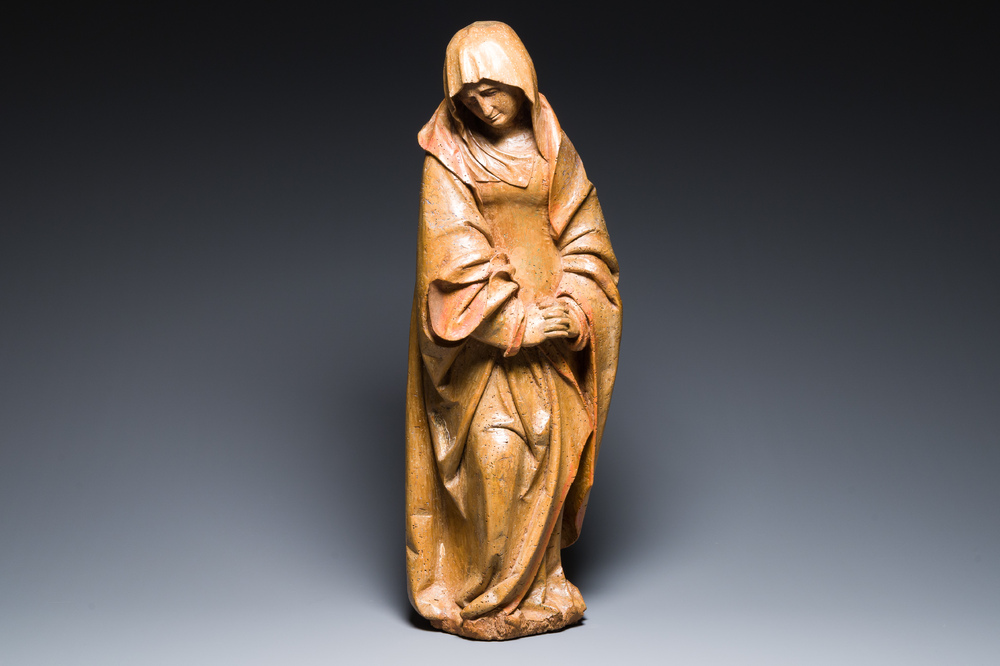 Een Vlaamse notelaren sculptuur van Maria, 16e eeuw