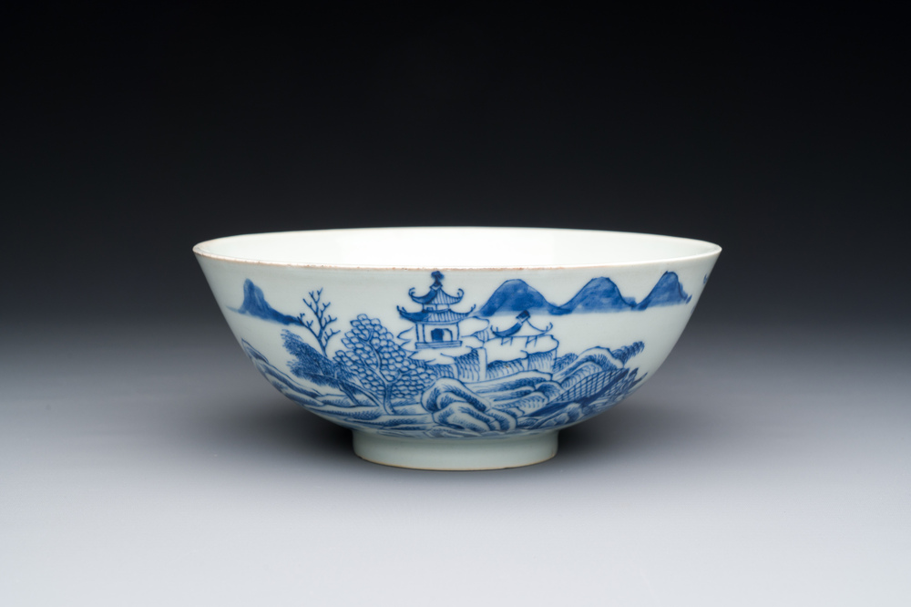 A Chinese blue and white 'Bleu de Hue' bowl with a poem in N&ocirc;m script for the Vietnamese market, Nhat markfor the Minh Mang emperor, 1820-1841
