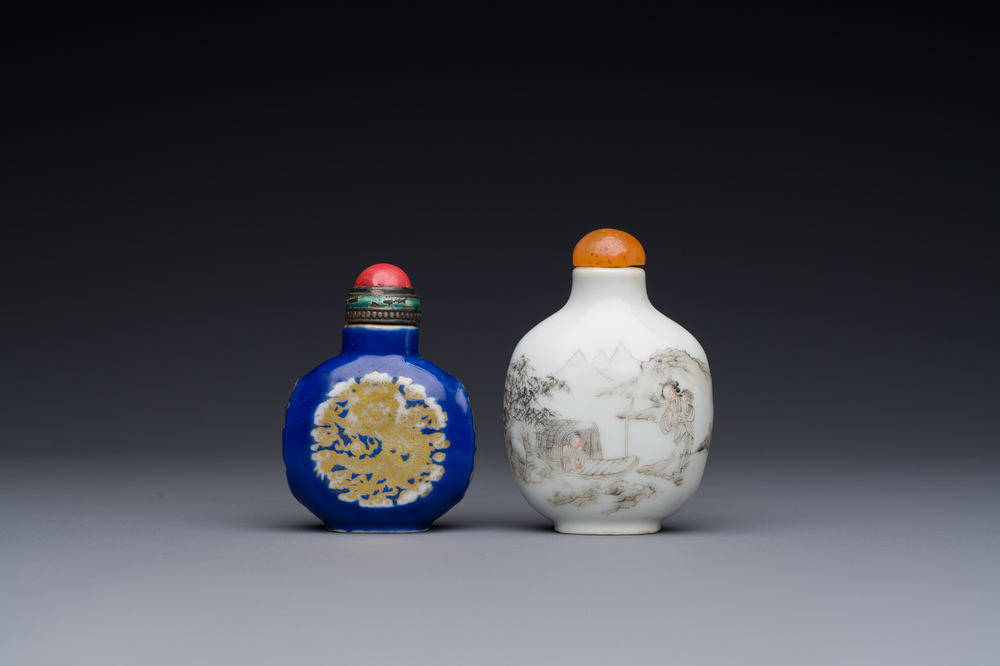 Twee Chinese snuifflessen in porselein, Daoguang merk en periode