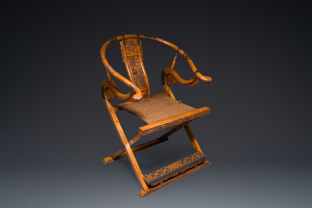 Chaise pliante en forme de fer &agrave; cheval en bois, Chine, 19/20&egrave;me