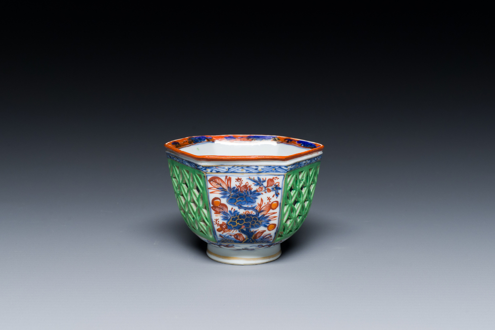 A Dutch-decorated Chinese reticulated double-walled hexagonal tea bowl, Kangxi