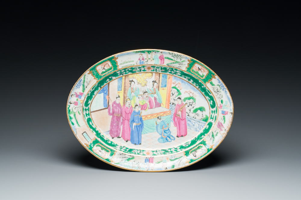 Plat de forme ovale en porcelaine de Chine famille rose de Canton, Jiaqing/Daoguang