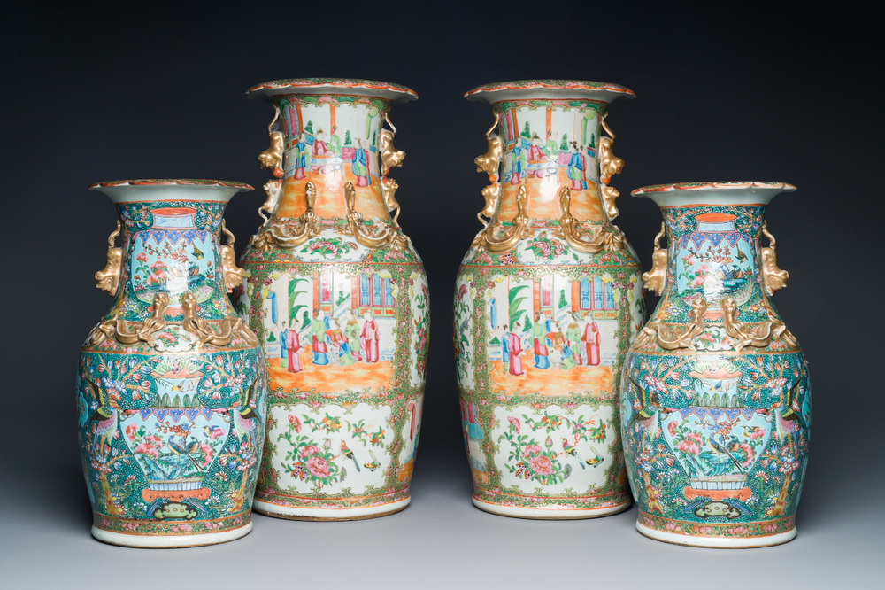 Twee paar Chinese Canton famille rose vazen, 19e eeuw