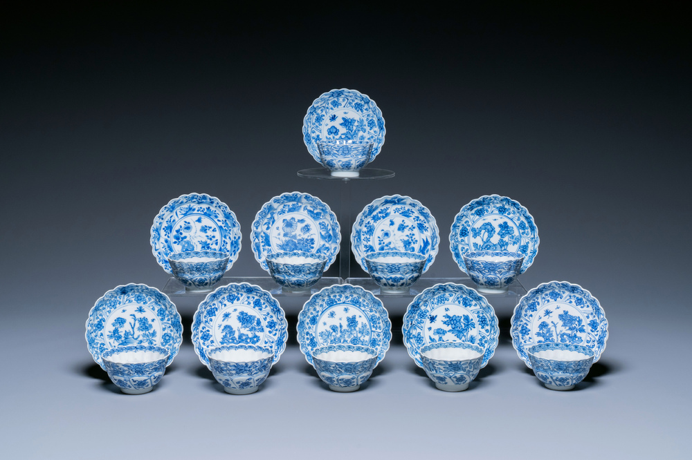 Dix tasses et soucoupes en porcelaine de Chine en bleu et blanc, Kangxi