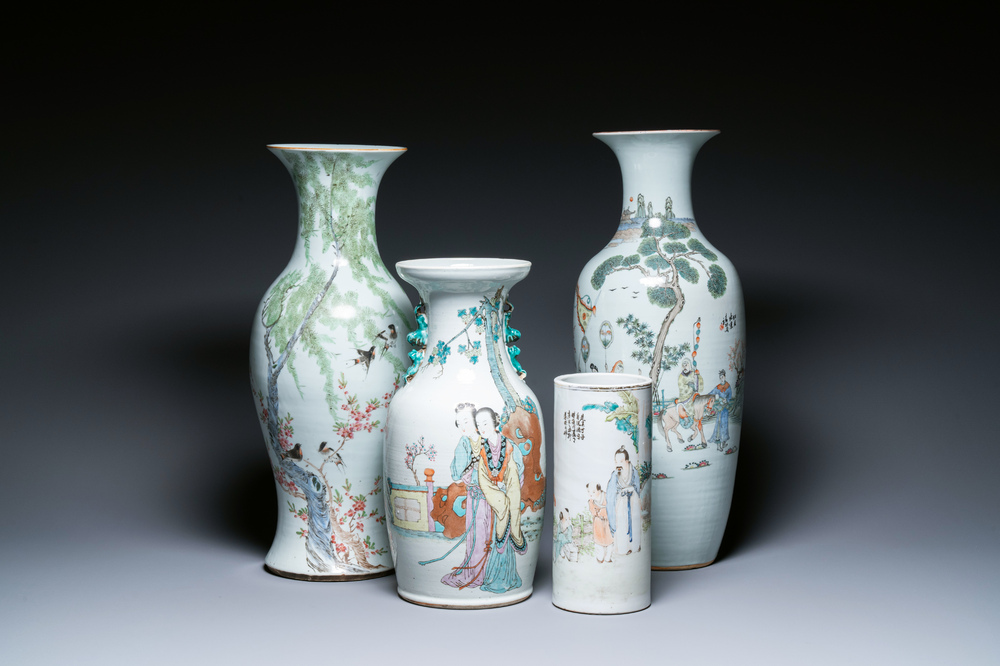 Quatre vases en porcelaine de Chine qianjiang cai, 19/20&egrave;me