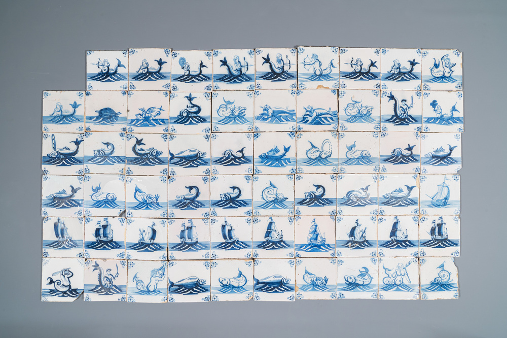 59 blauw-witte Delftse tegels met zeemonsters, 2e helft 18e eeuw