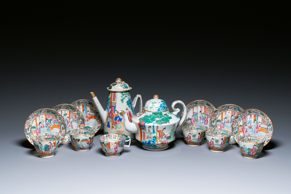 Een Chinees Canton famille rose 14-delig koffie- en theeservies, 19e eeuw