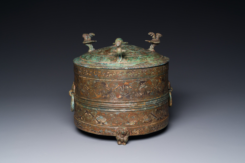 A rare Chinese archaic silver-inlaid bronze cosmetic box and cover, 'lian', Western Han