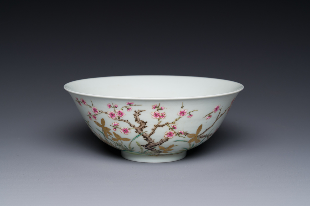 A Chinese famille rose 'plum blossom' bowl, Shen De Tang Zhi 慎德堂製 mark, 19/20th C.