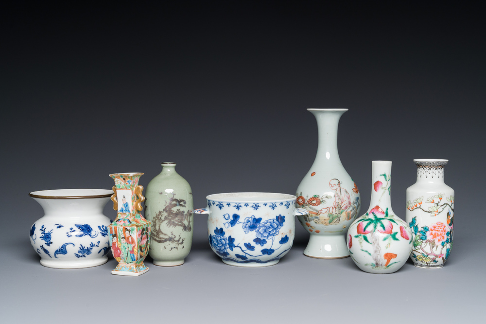 A varied collection of Chinese blue and white and famille rose porcelain, 18th C. and later