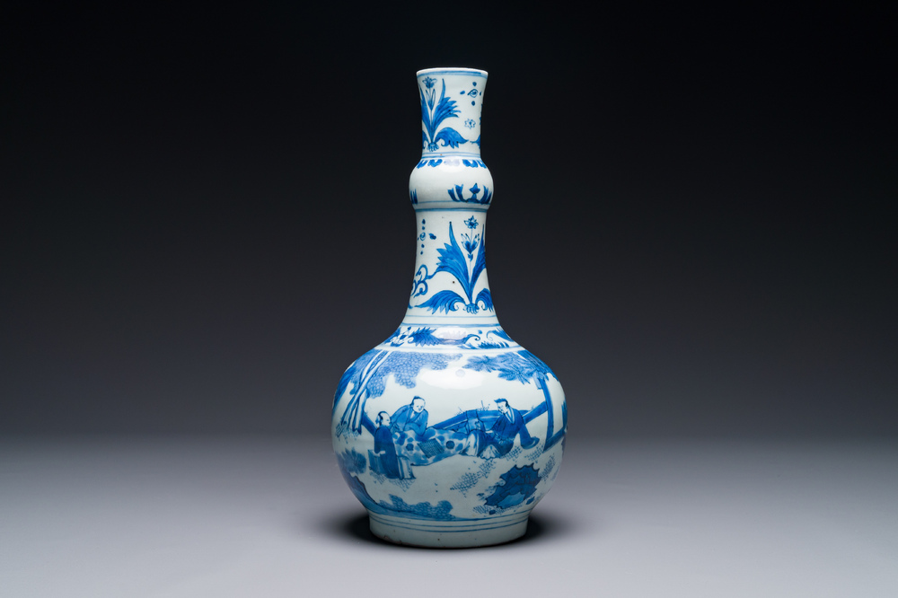 Een Chinese blauw-witte flesvormige vaas met geleerden, Transitie periode