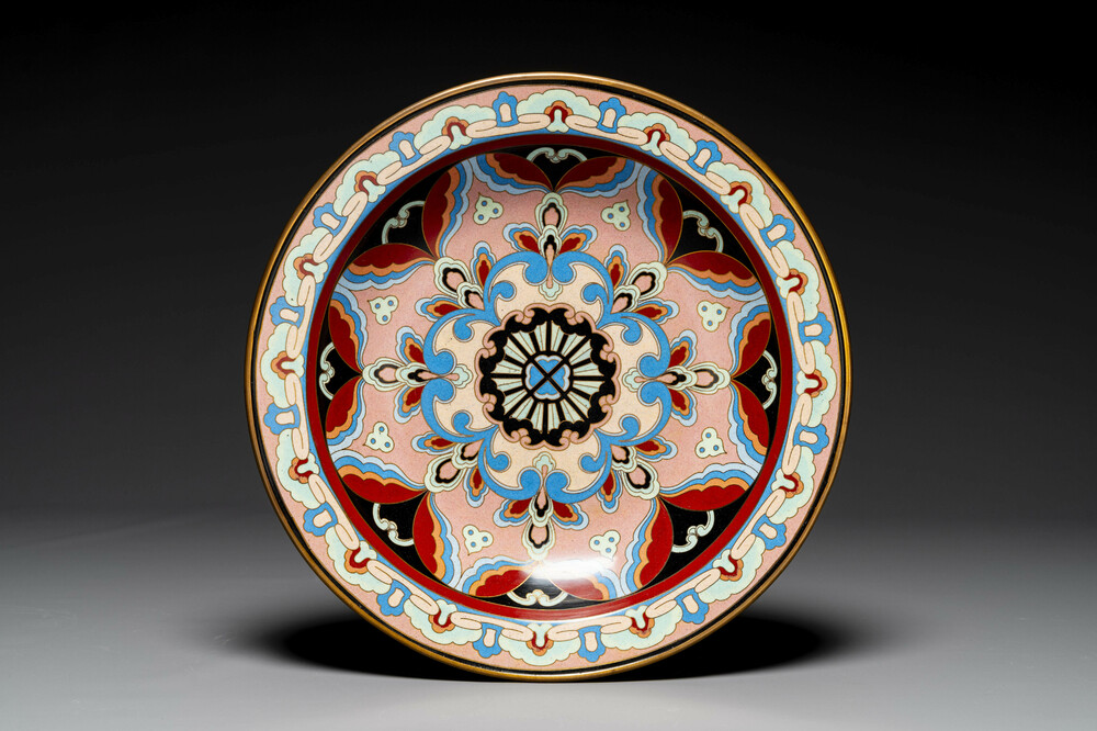A Chinese cloisonn&eacute; dish with floral design, Beijing Tezhong Gongyi Gongsi 北京特種工藝公司 mark, dated 1952