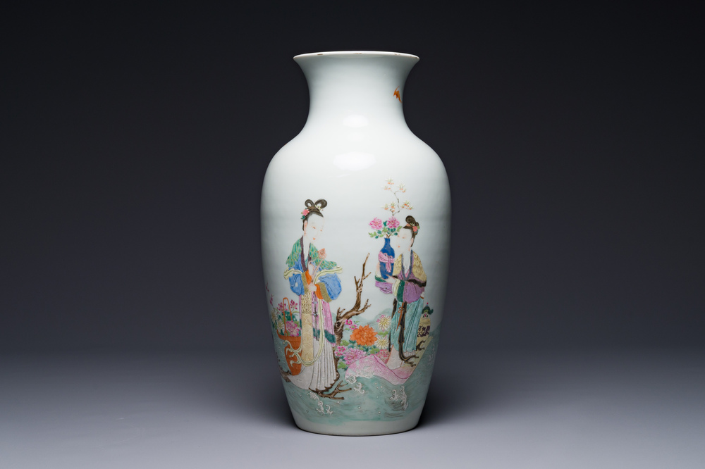 Een Chinese famille rose vaas met Lan Caihe, Qianlong merk en periode
