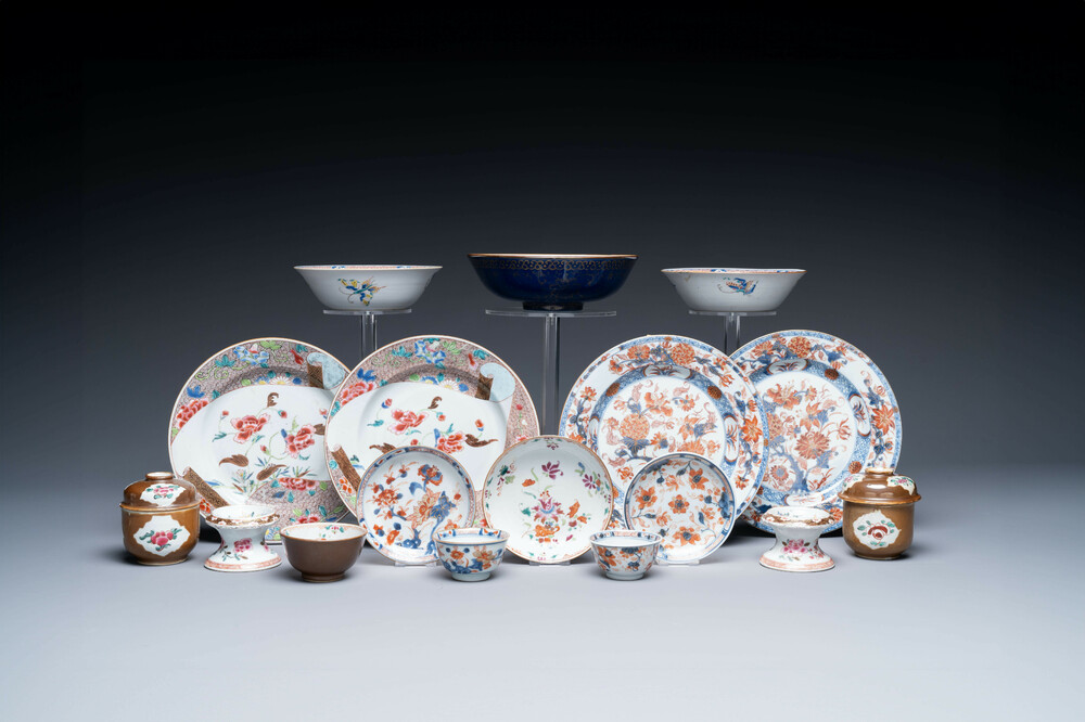 Een gevarieerde collectie Chinees famille rose en Imari-stijl porselein, Yongzheng en later