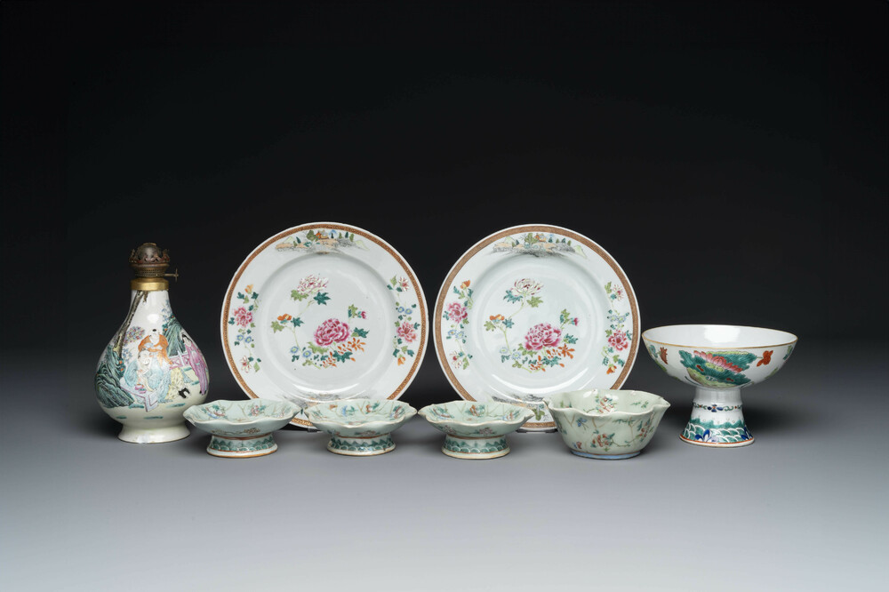 Une collection vari&eacute;e de huit pi&egrave;ces en porcelaine de Chine famille rose, 18/19&egrave;me