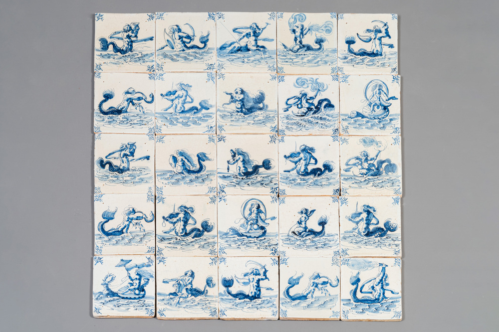Superbe ensemble de 25 carreaux en fa&iuml;ence de Delft en bleu et blanc &agrave; d&eacute;cor de monstres marins, Harlingen, la Frise, 17&egrave;me