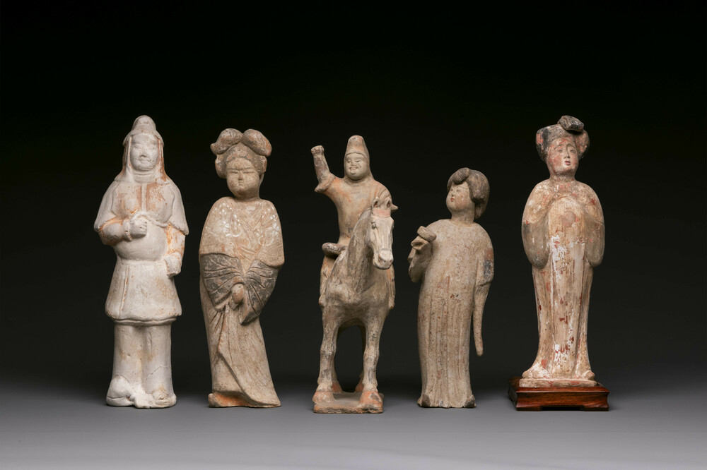 Five various Chinese painted terracotta figures, Tang